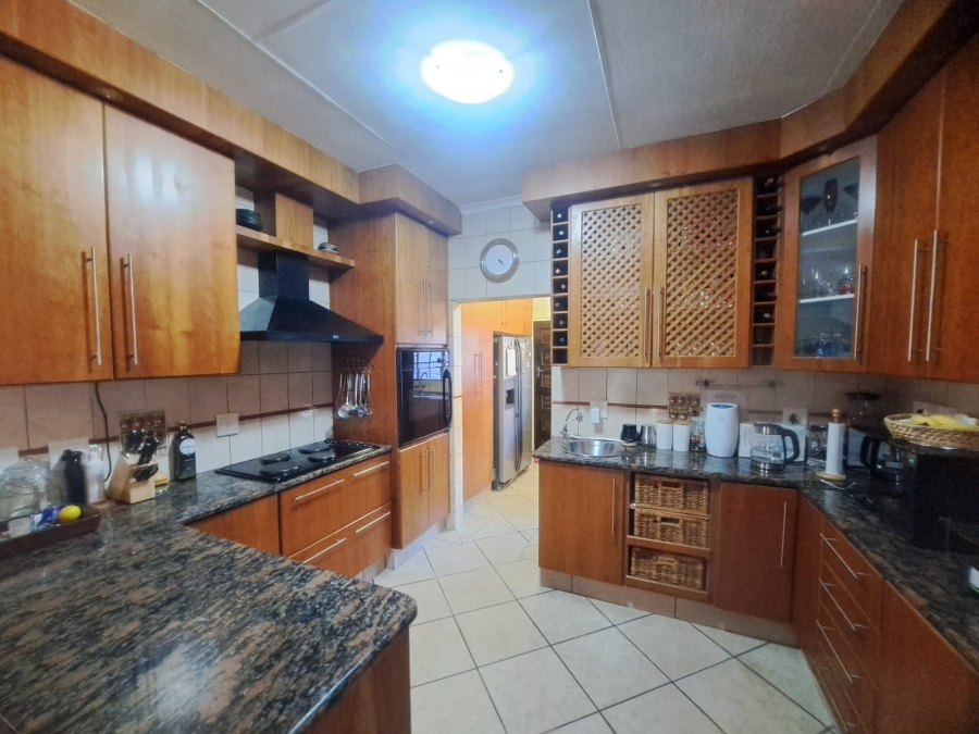 3 Bedroom Property for Sale in Heuwelsig North West
